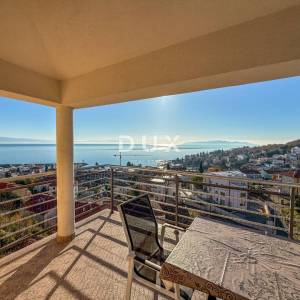 OPATIJA, IČIĆI - penthouse u predivnoj vili iznad Mariott resorta, garaža, 300m od plaže