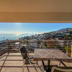 OPATIJA, IČIĆI - penthouse u predivnoj vili iznad Mariott resorta, garaža, 300m od plaže