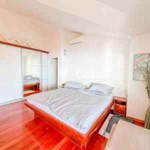 OPATIJA, IČIĆI - penthouse u predivnoj vili iznad Mariott resorta, garaža, 300m od plaže