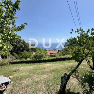 OPATIJA, LOVRAN - novo - 2 prekrasna građevinska zemljišta za obiteljsku kuću ili vilu s bazenom s pogledom na more