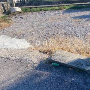 OPATIJA, MATULJI, CENTAR - samostojeća kuća + okućnica na odličnoj lokaciji! PRILIKA!