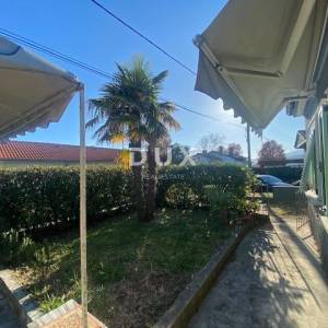 OPATIJA, MATULJI, CENTAR - samostojeća kuća + okućnica na odličnoj lokaciji! PRILIKA!