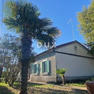 OPATIJA, MATULJI, CENTAR - samostojeća kuća + okućnica na odličnoj lokaciji! PRILIKA!