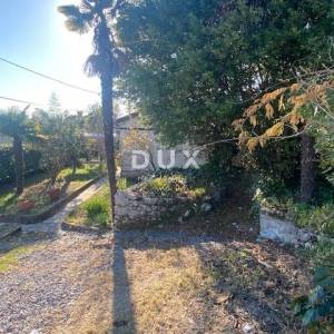 OPATIJA, MATULJI, CENTAR - samostojeća kuća + okućnica na odličnoj lokaciji! PRILIKA!