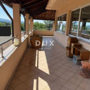 OPATIJA, MATULJI, ŠAPJANE - samostojeća kuća ( poslovna zgrada 780 m2 ) + 3.484 m2 okućnice! PRILIKA!