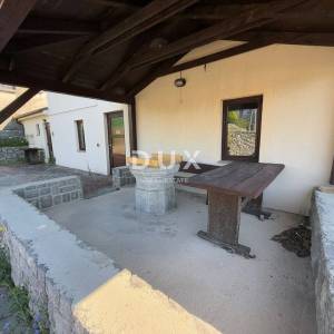 OPATIJA, MATULJI, ŠAPJANE - samostojeća kuća ( poslovna zgrada 780 m2 ) + 3.484 m2 okućnice! PRILIKA!