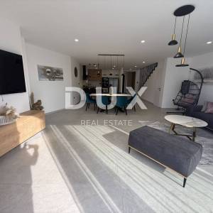 OPATIJA, POBRI - Villa u nizu, pogled, bazen!