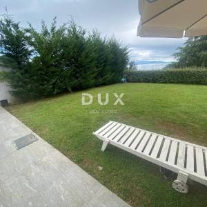 OPATIJA, VEPRINAC - stan 2S+DB, 82 m2 u prizemlju s bazenom i pogledom na more + okućnica! PRILIKA!