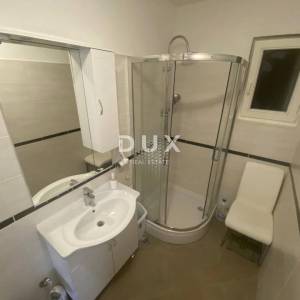 OPATIJA, VEPRINAC - stan 2S+DB, 82 m2 u prizemlju s bazenom i pogledom na more + okućnica! PRILIKA!