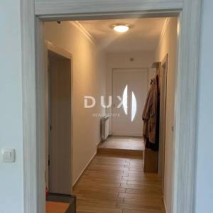 OPATIJA, VEPRINAC - stan 2S+DB, 82 m2 u prizemlju s bazenom i pogledom na more + okućnica! PRILIKA!