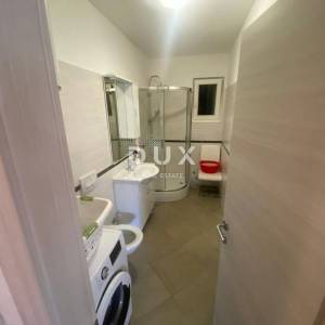 OPATIJA, VEPRINAC - stan 2S+DB, 82 m2 u prizemlju s bazenom i pogledom na more + okućnica! PRILIKA!