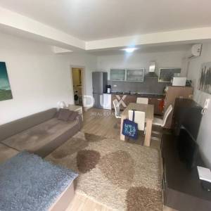 OPATIJA, VEPRINAC - stan 2S+DB, 82 m2 u prizemlju s bazenom i pogledom na more + okućnica! PRILIKA!