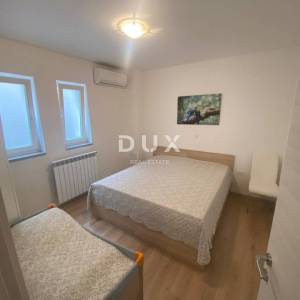 OPATIJA, VEPRINAC - stan 2S+DB, 82 m2 u prizemlju s bazenom i pogledom na more + okućnica! PRILIKA!