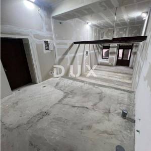 OPATIJA, VOLOSKO-  poslovni prostor 85,6m2 (poslovni prostor + apartman/ 2 apartmana) 50m od mora