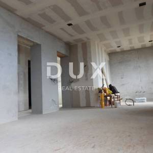 OPATIJA, VOLOSKO - stan 162 m2 s pogledom na more + pripadajuća okućnica 300m2