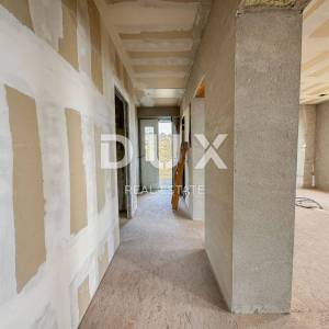 OPATIJA, VOLOSKO - stan 162 m2 s pogledom na more + pripadajuća okućnica 300m2