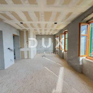 OPATIJA, VOLOSKO - stan 162 m2 s pogledom na more + pripadajuća okućnica 300m2