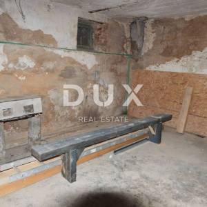 OPATIJA, VOLOSKO - stan 81m2 s pogledom na more + pripadajuća okućnica 150 m2