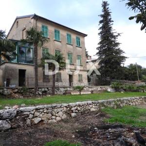 OPATIJA, VOLOSKO - stan 81m2 s pogledom na more + pripadajuća okućnica 150 m2