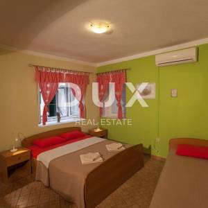 OTOK CRES, GRAD CRES, stara jezgra kuća, restaurant, dvoetažni stan, apartmani