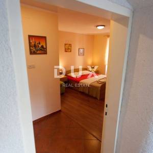 OTOK CRES, GRAD CRES, stara jezgra kuća, restaurant, dvoetažni stan, apartmani