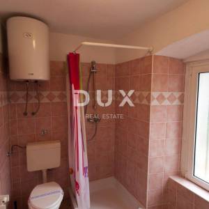 OTOK CRES, GRAD CRES, stara jezgra kuća, restaurant, dvoetažni stan, apartmani