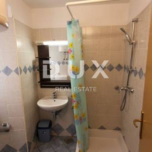 OTOK CRES, GRAD CRES, stara jezgra kuća, restaurant, dvoetažni stan, apartmani