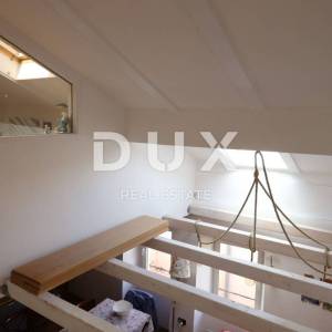 OTOK CRES, GRAD CRES, stara jezgra kuća, restaurant, dvoetažni stan, apartmani