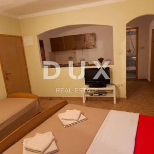 OTOK CRES, GRAD CRES, stara jezgra kuća, restaurant, dvoetažni stan, apartmani