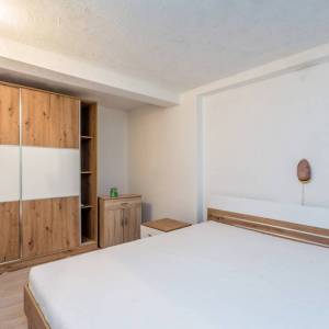 OTOK KRK – Apartmanska kuća s 4 stambene jedinice, vrtom i potencijalom za bazen