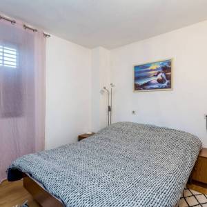 OTOK KRK – Apartmanska kuća s 4 stambene jedinice, vrtom i potencijalom za bazen