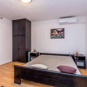 OTOK KRK – Apartmanska kuća s 4 stambene jedinice, vrtom i potencijalom za bazen