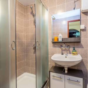 OTOK KRK – Apartmanska kuća s 4 stambene jedinice, vrtom i potencijalom za bazen