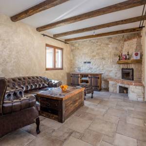 OTOK KRK – Autentična kamena vila s bazenom na mirnoj lokaciji