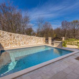 OTOK KRK – Autentična kamena vila s bazenom na mirnoj lokaciji