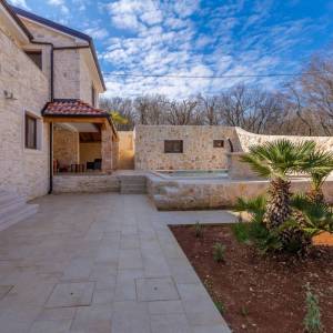 OTOK KRK – Autentična kamena vila s bazenom na mirnoj lokaciji