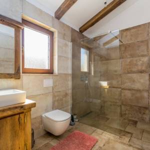 OTOK KRK – Autentična kamena vila s bazenom na mirnoj lokaciji