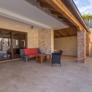 OTOK KRK – Autentična kamena vila s bazenom na mirnoj lokaciji