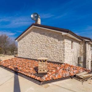 OTOK KRK – Autentična kamena vila s bazenom na mirnoj lokaciji