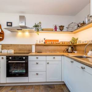 OTOK KRK - Autohtona kamena kuća s bazenom