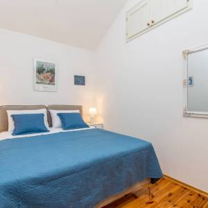 OTOK KRK - Autohtona kamena kuća s bazenom