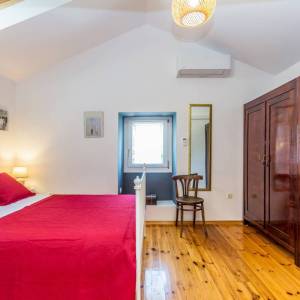 OTOK KRK - Autohtona kamena kuća s bazenom