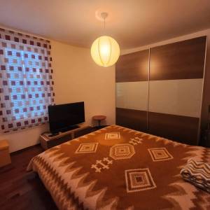 OTOK KRK, BAŠKA - Dvosobni apartman s okućnicom, blizu mora