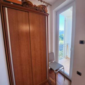 OTOK KRK, BAŠKA - Dvosobni apartman s okućnicom, blizu mora