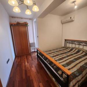 OTOK KRK, BAŠKA - Dvosobni apartman s okućnicom, blizu mora