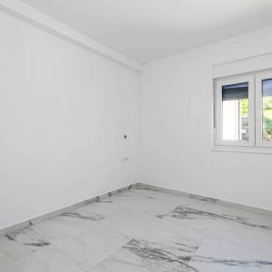 OTOK KRK, ČIŽIĆI – Dvosobni stan na 2. katu s terasom, pogledom na more i velikim open space dnevnim prostorom