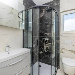 OTOK KRK, ČIŽIĆI - Trosobni apartman na prvom katu s pogledom na more 