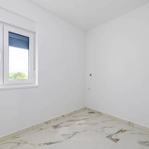 OTOK KRK, ČIŽIĆI - Trosobni apartman na prvom katu s pogledom na more 