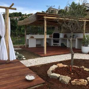 OTOK KRK, DOBRINJ - Autohtona kuća s jacuzzijem