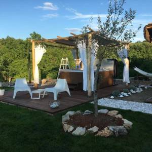 OTOK KRK, DOBRINJ - Autohtona kuća s jacuzzijem